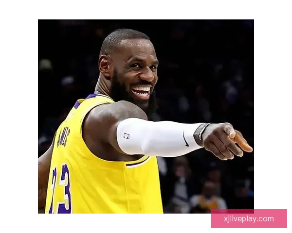 41岁勒布朗差1篮板三双遭多次争议判罚 湖媒怒批裁判判决荒谬